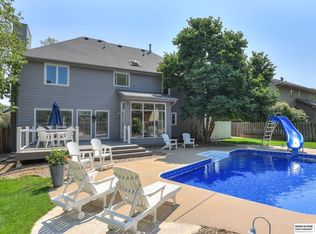 14014 Hillsborough Dr, Omaha, NE 68164