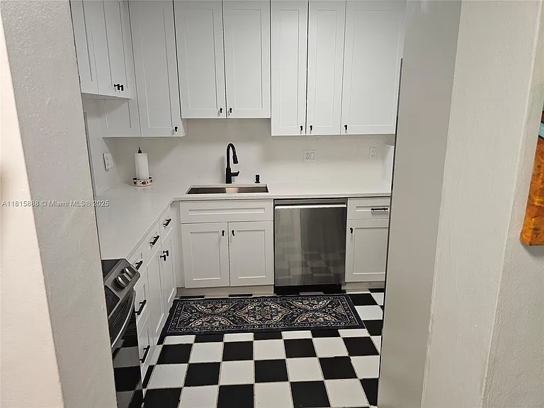 215 SE 3rd Ave #205A — Photo 10