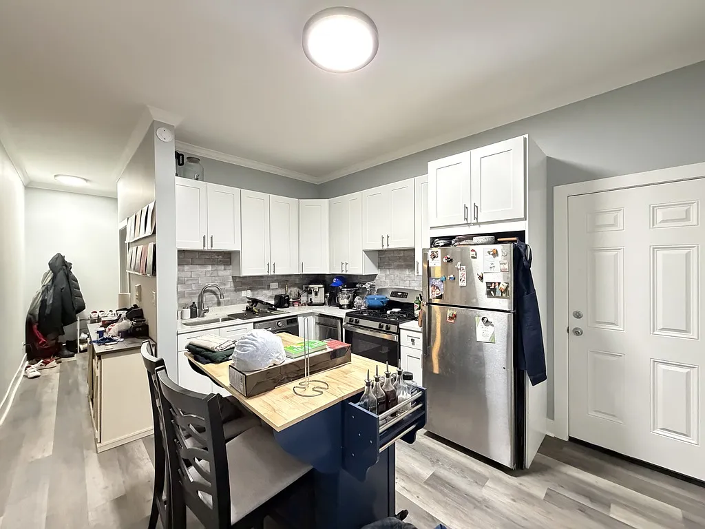 Phenomenal 1 Bed, 1 Bath at Waveland + Sheffield (Wrigleyville) — Photo 4