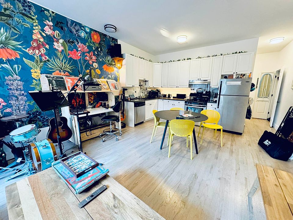 1st image of 218 Atlantic Ave APT 1
