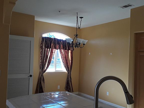 4th image of 610 Sunrise Dr Unit 6B