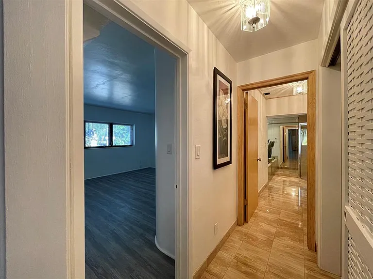 2725 NE 27th Ct — Photo 18