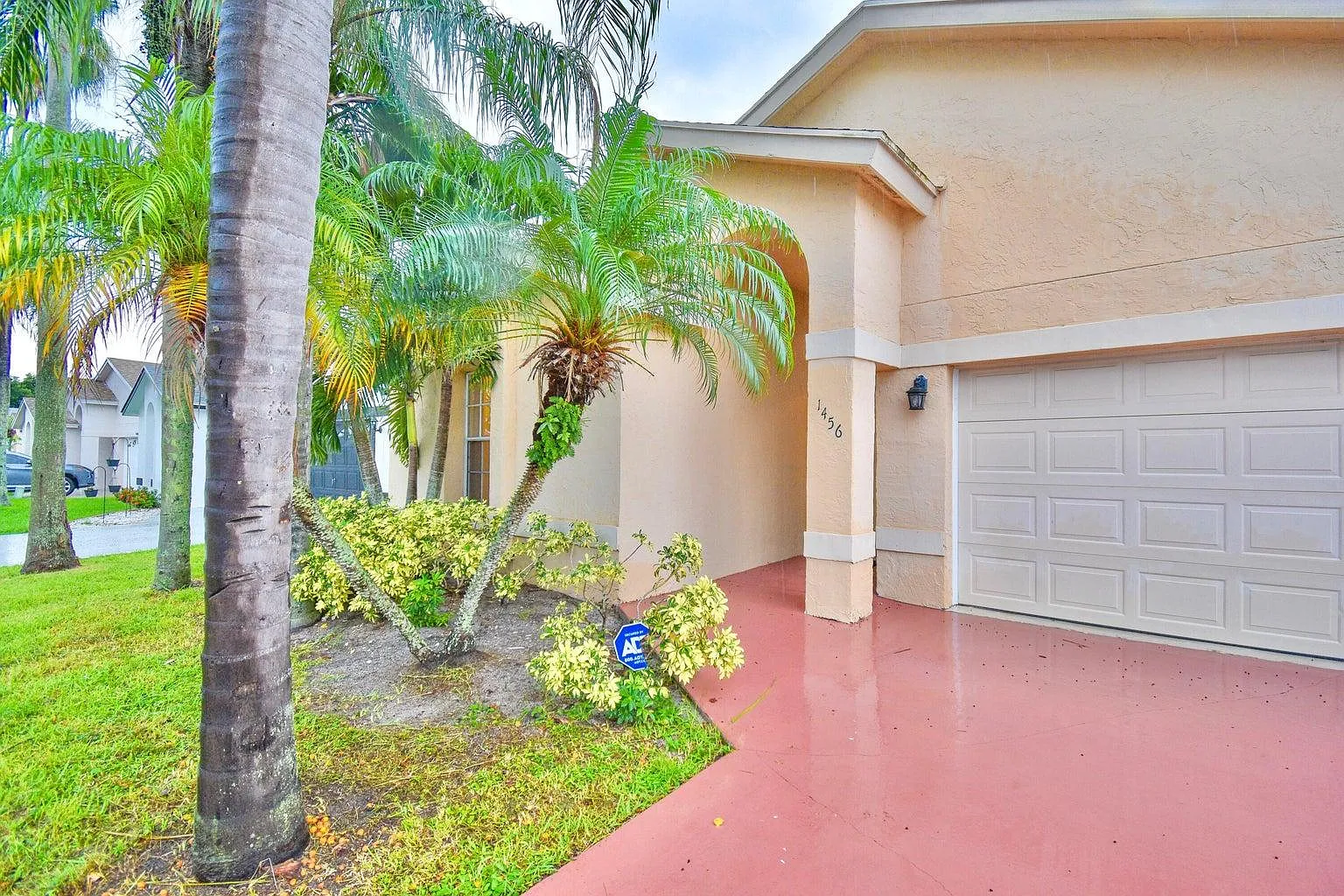 1456 Waterway Cove Dr — Photo 1