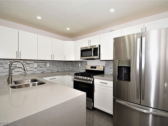 3rd image of 2639 S Durango Dr APT 203