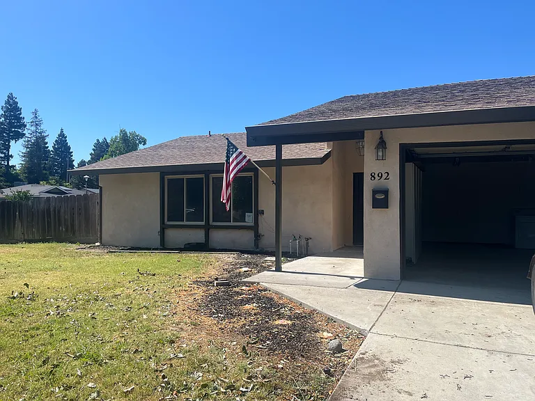 892 Amador Ct — Photo 1
