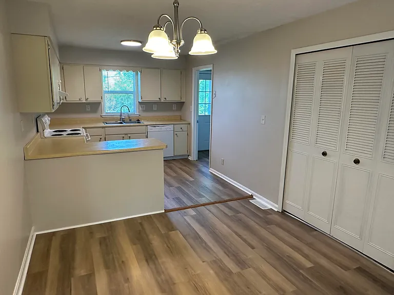 788 Ridgeview Dr — Photo 5