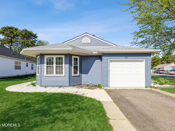 41 Stockport Drive, Toms River, NJ 08757