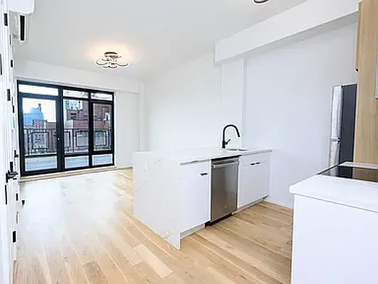 Living room, photo 2