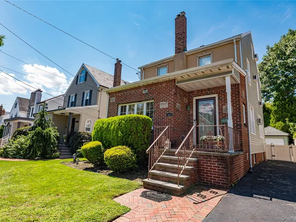 533 Marcellus Road, Williston Park, NY 11596