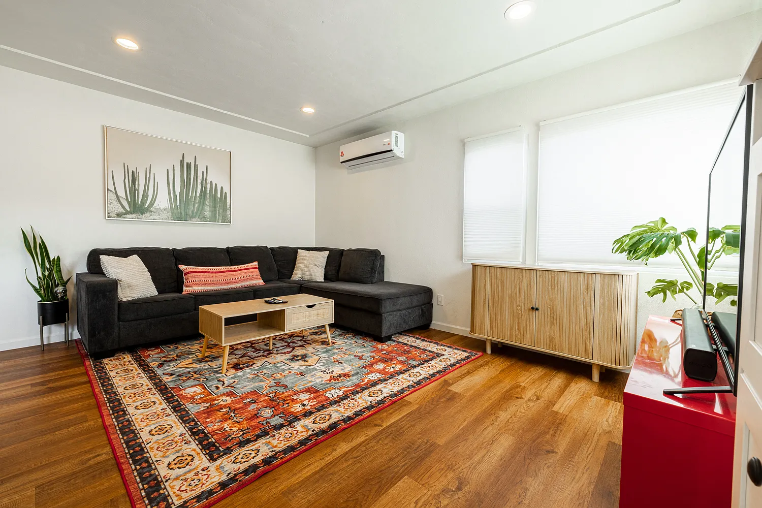 2 bed, $4,000 — Photo 2