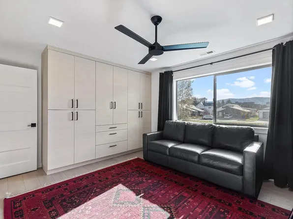 2082 Dennison Ln, Bozeman, MT 59718