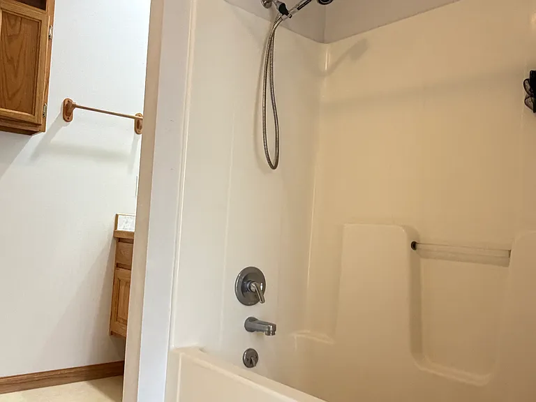 1810 W Marigold Dr — Photo 3