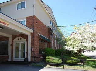 1185 Narragansett Blvd APT 219, Cranston, RI 02905