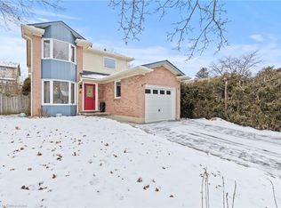 4 Knollwood Ct, Hamilton, ON L9H7A4