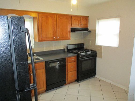 5th image of 1310 Van Buren Ave