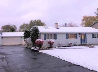 704 E 1st St, Lockport, IL 60441