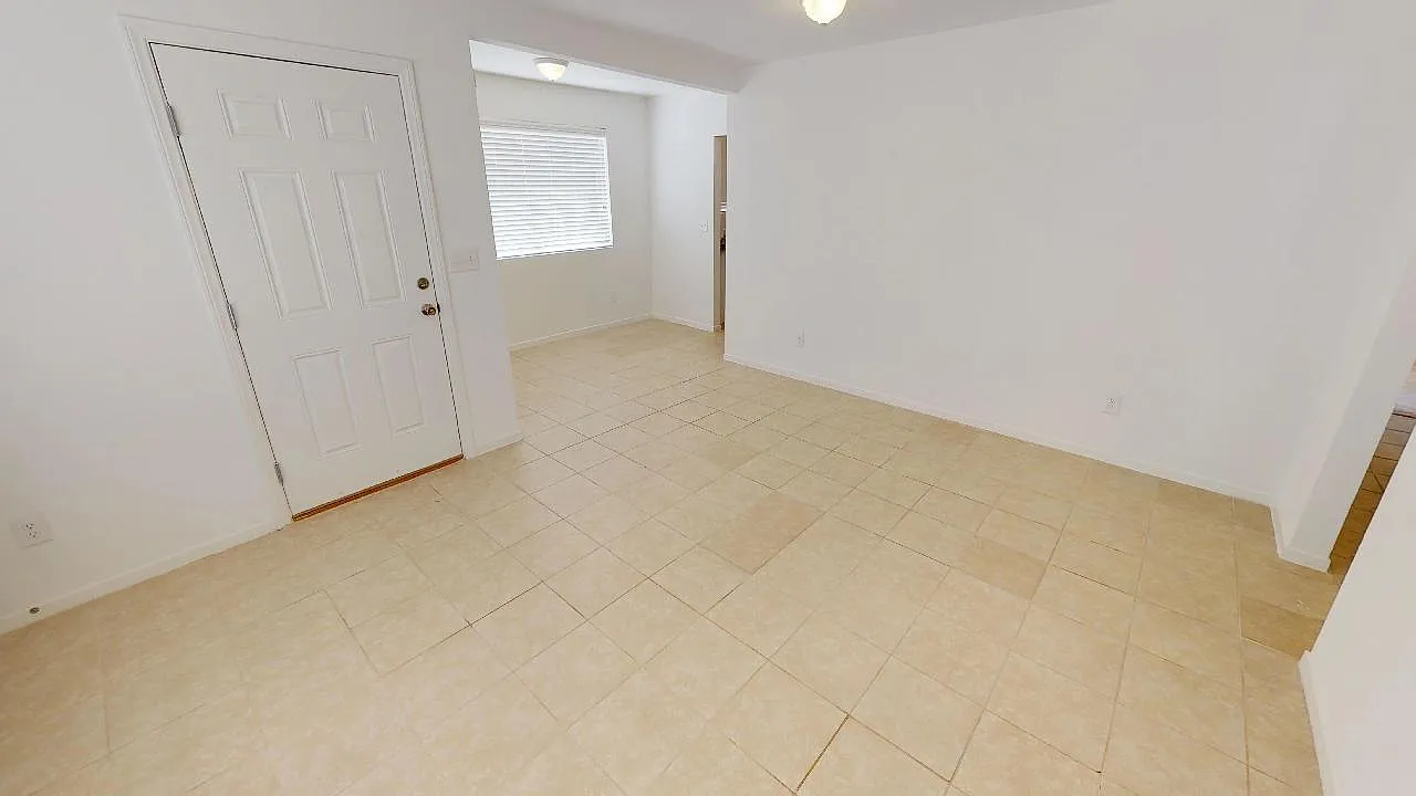 2 bed, 1034 sqft, $1,345 — Photo 4