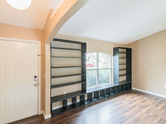 2nd image of 3320 Crimson Ln