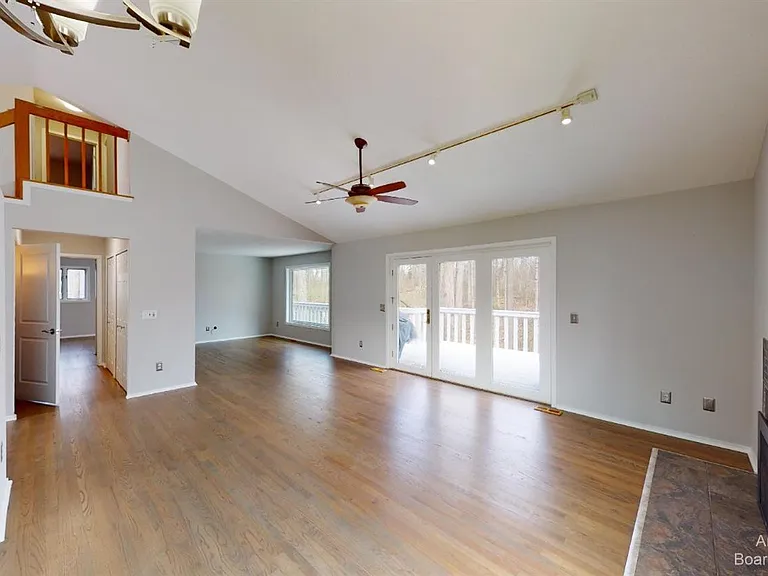 1280 Sunset Rd — Photo 12