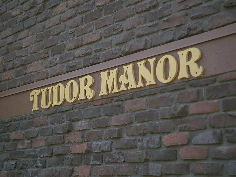 Tudor Manor — Photo 17