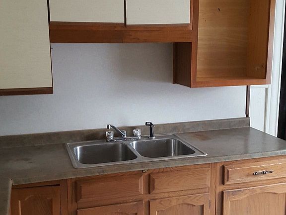 5th image of 414 Roberts Ave #2