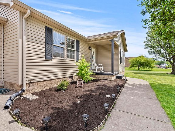 3rd image of 205 Bonnie Dr