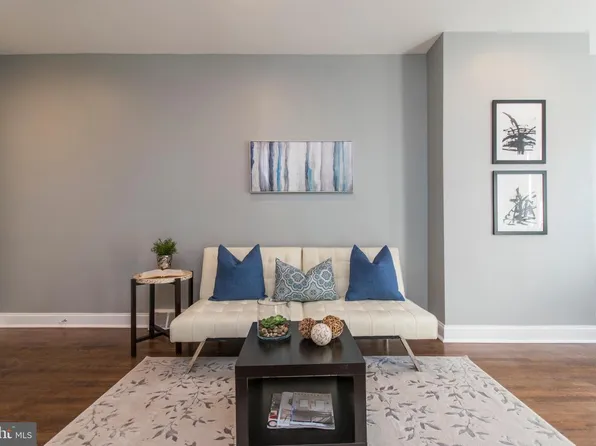 2517 W Seybert St, Philadelphia, PA 19121