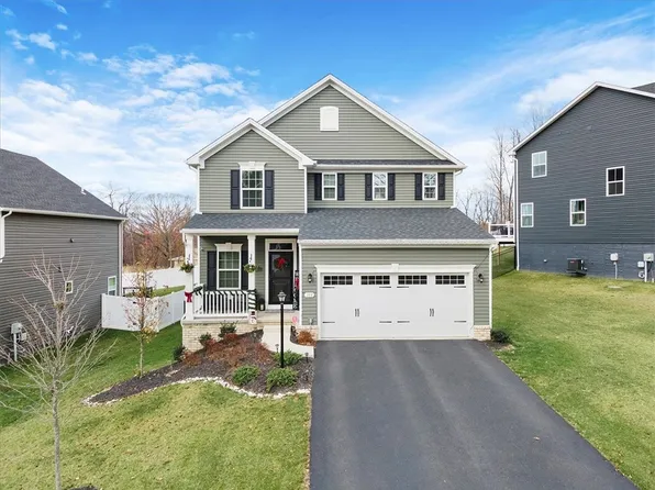 103 Red Pine Dr, Coraopolis, PA 15108