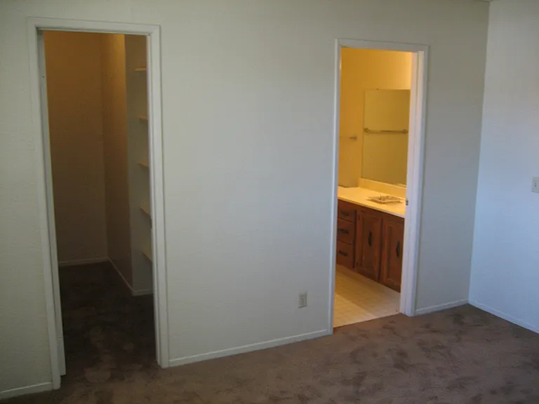 17610 Cameron Ln — Photo 8