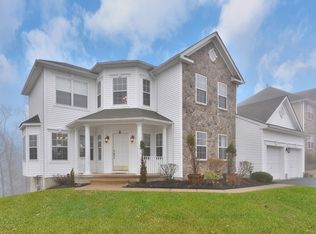 903 Timberline Dr, Lake Hopatcong, NJ 07849