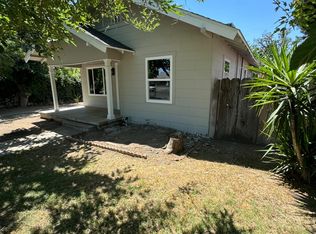 4586 E Illinois Ave, Fresno, CA 93702