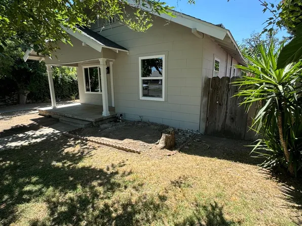 4586 E Illinois Ave, Fresno, CA 93702
