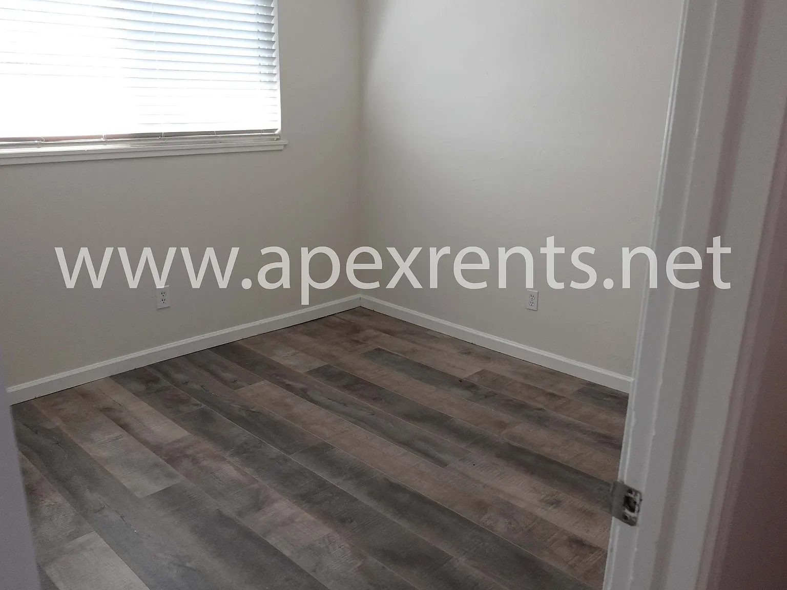 5315 Valparaiso Cir - 1 — Photo 3