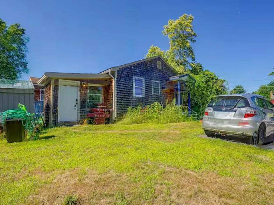 17 Centerville Dr