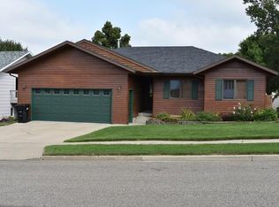 930 E Capitol Ave, Bismarck, ND 58501