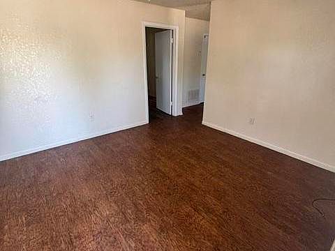 2nd image of 912 S 13th St
