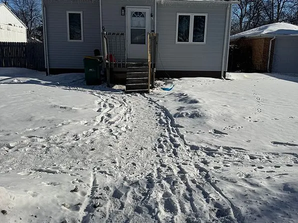 416 9th St N, Wahpeton, ND 58075