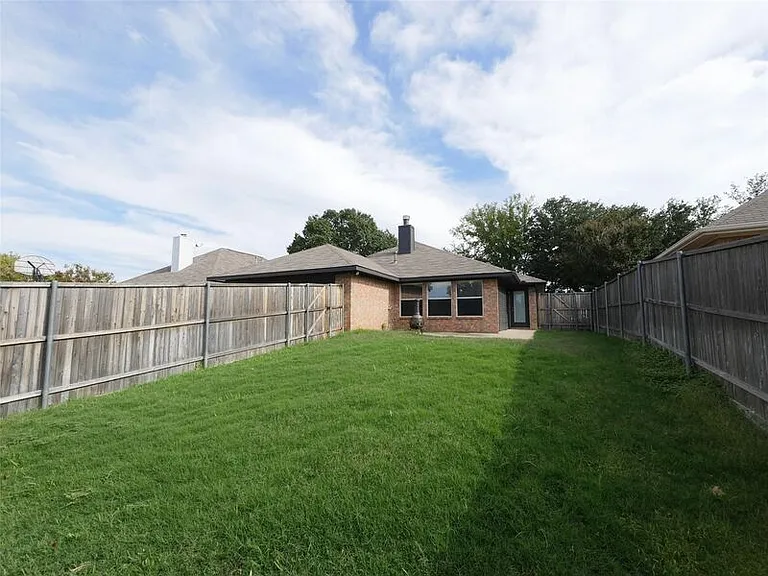 4502 Highlands Dr — Photo 25