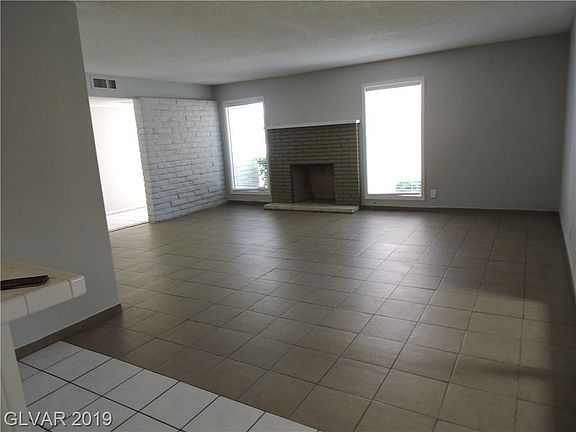 3rd image of 2651 Heritage Ct