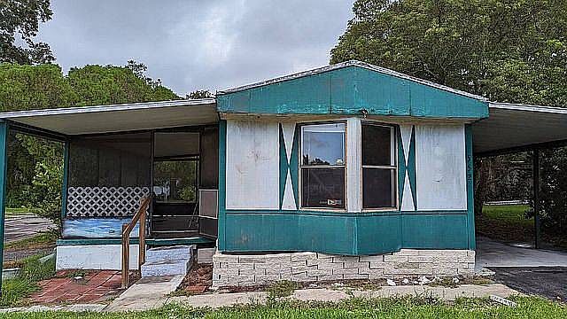 1st image of 552 Palm Pl W