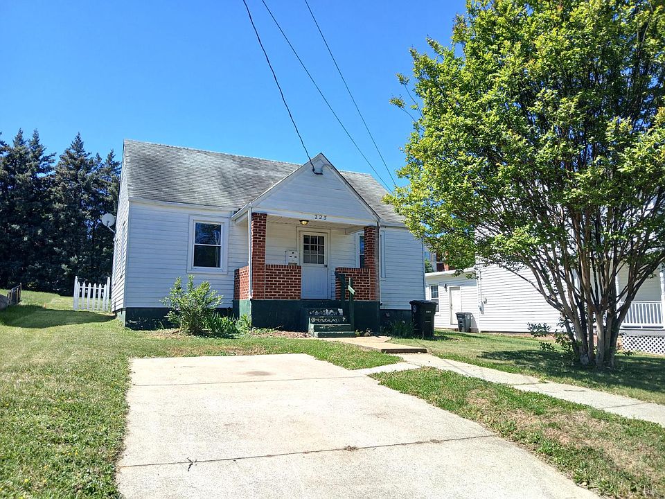 1st image of 225 Bell St