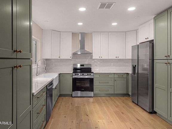 3rd image of 910 N 85TH Place
