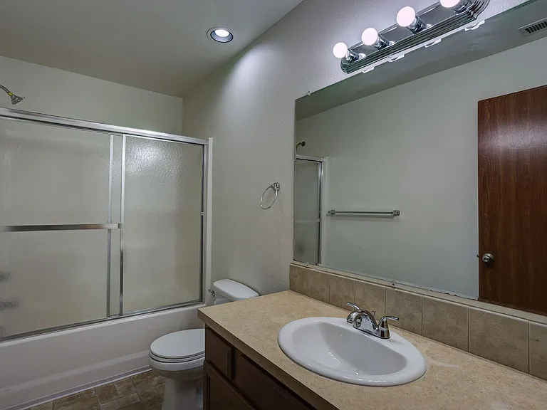 4628-4648 NE Lombard St — Photo 62