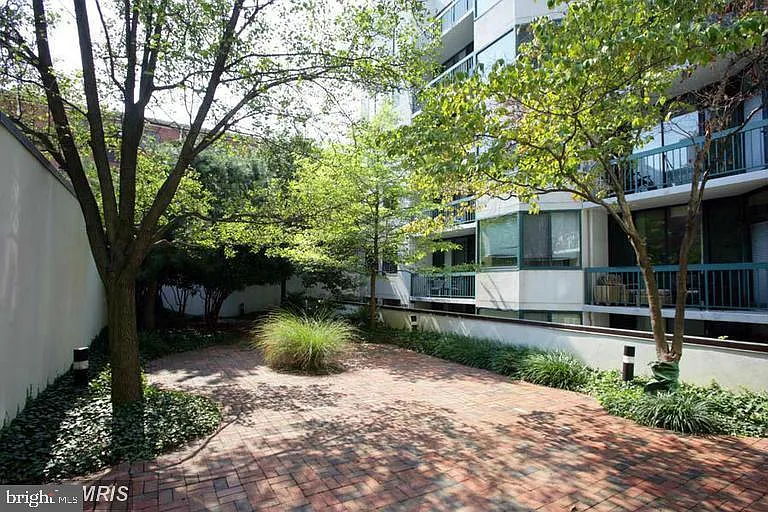 955 26th St NW #202 — Photo 20