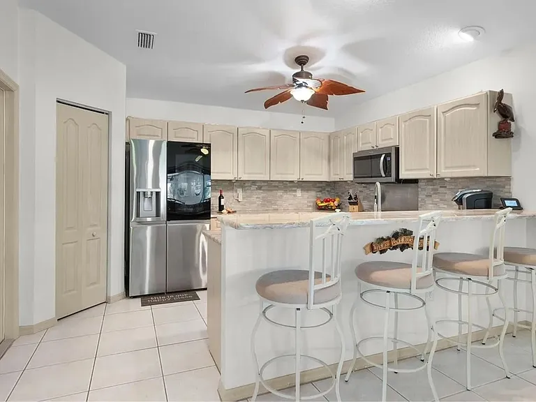 24 Clubhouse Ct — Photo 7