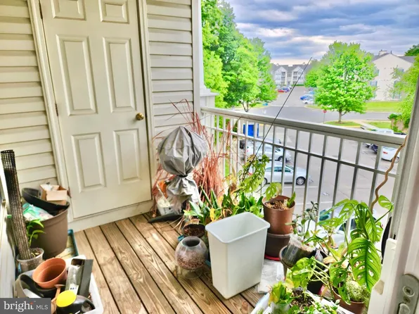 7505 Calderon Ct #J, Alexandria, VA 22306