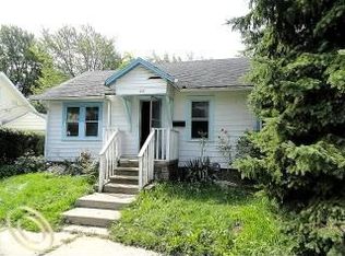 43 Hollywood Ct, Mount Clemens, MI 48043