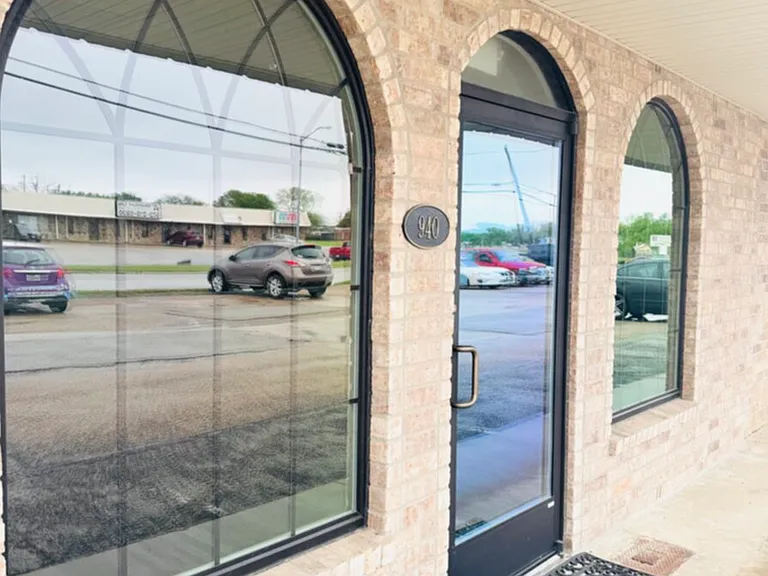 940 W Kearney St — Photo 1