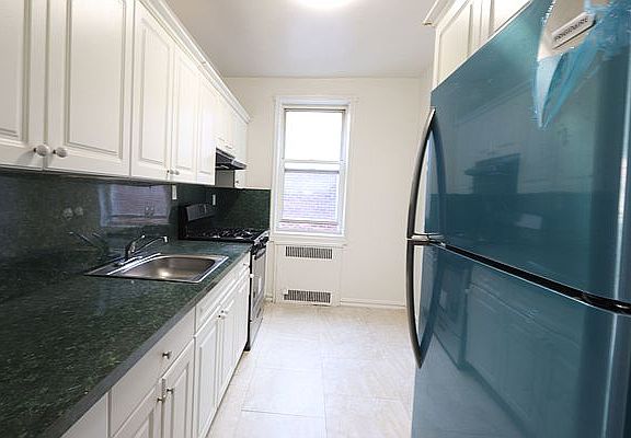 5th image of 1773 E 12th St APT 6K