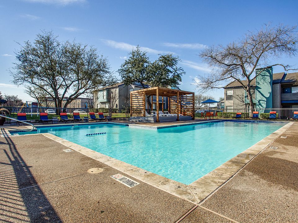 1st image of 724 Polk Dr #166